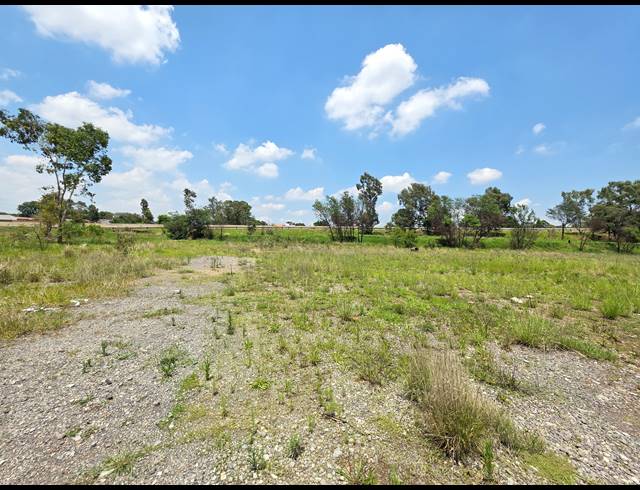 19,042M² VACANT LAND FOR SALE IN CITY DEEP